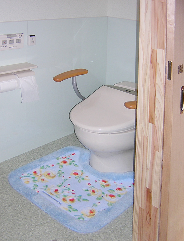 和便器から洋便器へトイレのリフォーム あゆむ くらし工房 A くらす 滋賀湖東 湖北周辺の水まわりリフォーム専門彦根 多賀町 長浜 米原 東近江