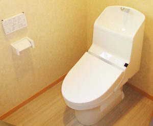 内装も新しくしてトイレ室内をリフレッシュ