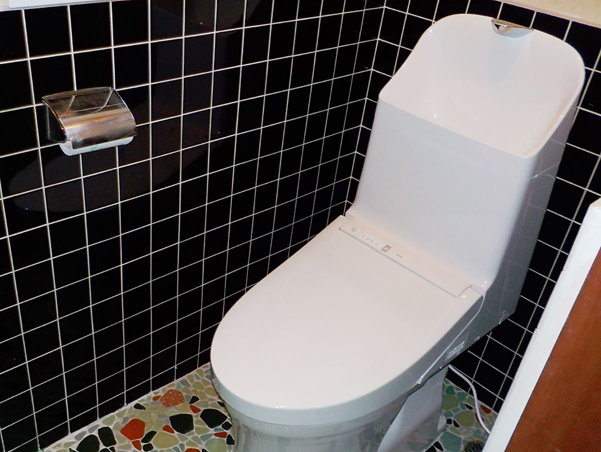 昔のトイレを最新の使いやすいトイレに あゆむ・くらし工房「Aくらす」｜滋賀湖東･湖北周辺の水まわりリフォーム