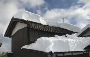 雪被害の対応に追われています